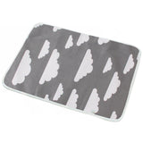 Plaid protection voiture pour chien gris avec des nuages