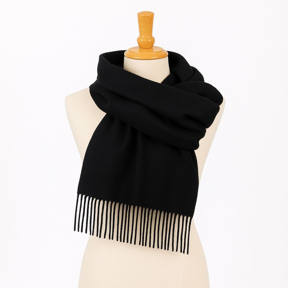 Écharpe en laine fabriquée en France de couleur noir